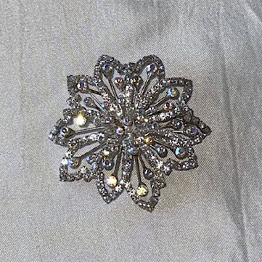 Vintage Aurora Borealis Flower Crystal Rhinestone Brooch Pin Statement Jewelry - Picture 11 of 11